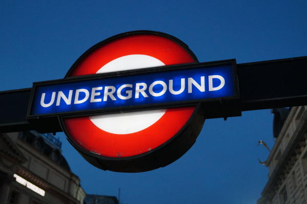 London ab Schweiz